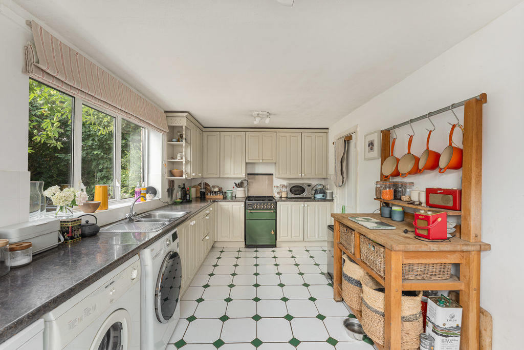 Gauntlets Close Bloxham
